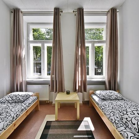 Laisves Avenue Hostel "Easy Kaunas" エクステリア 写真