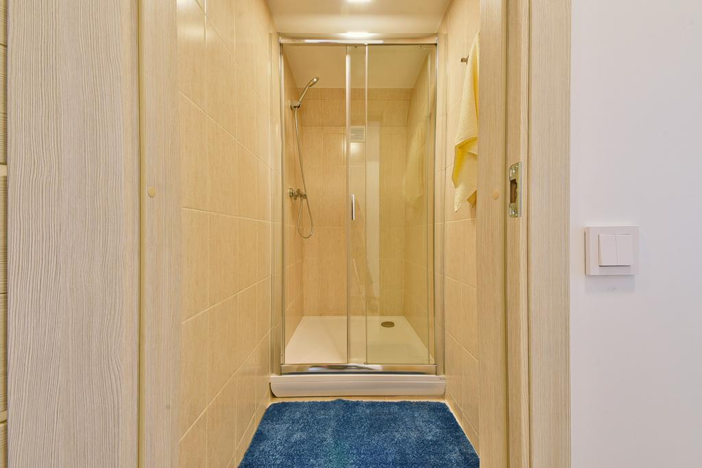 Laisves Avenue Hostel "Easy Kaunas" エクステリア 写真