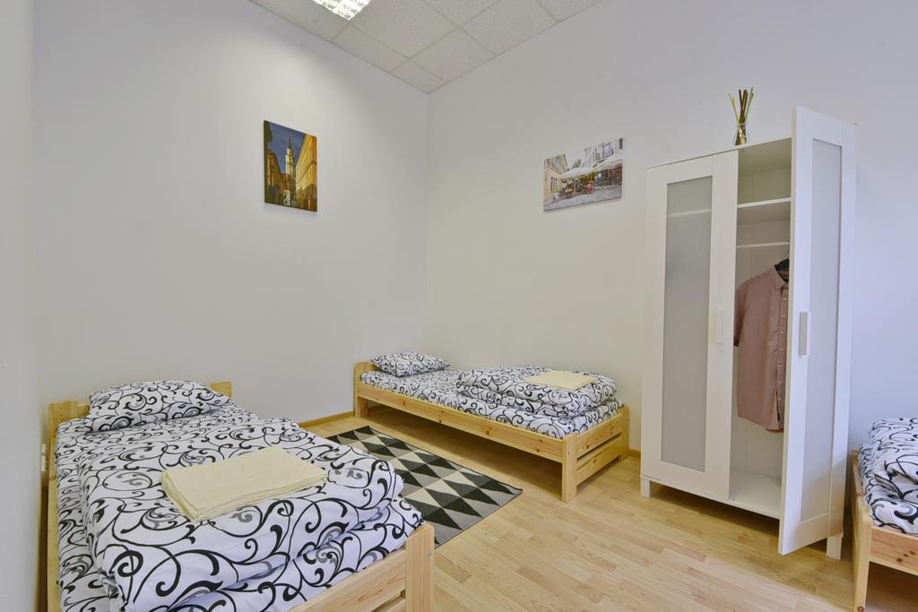 Laisves Avenue Hostel "Easy Kaunas" エクステリア 写真